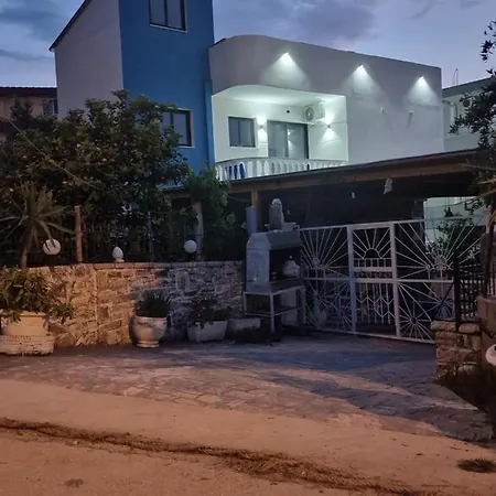 Hotel La Familia Ksamil