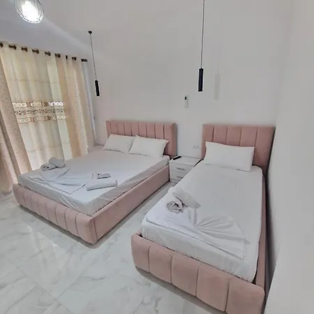 Hotel La Familia 3*