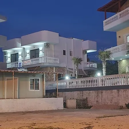Hotel La Familia 3*